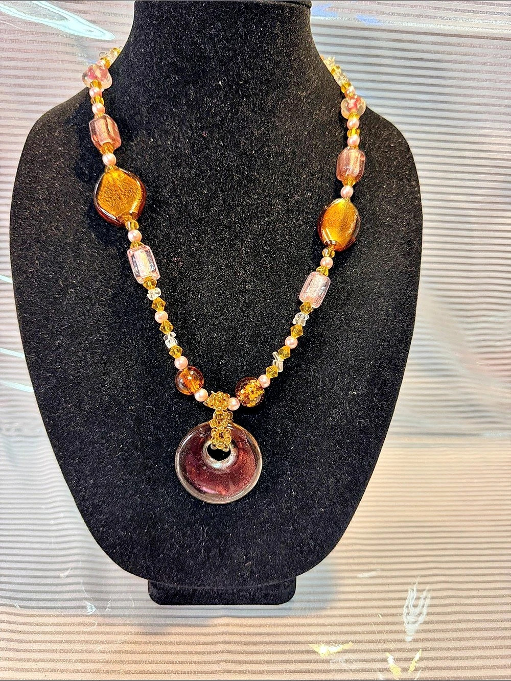 Beaded Pendant Necklace in Brown & Pink Like New